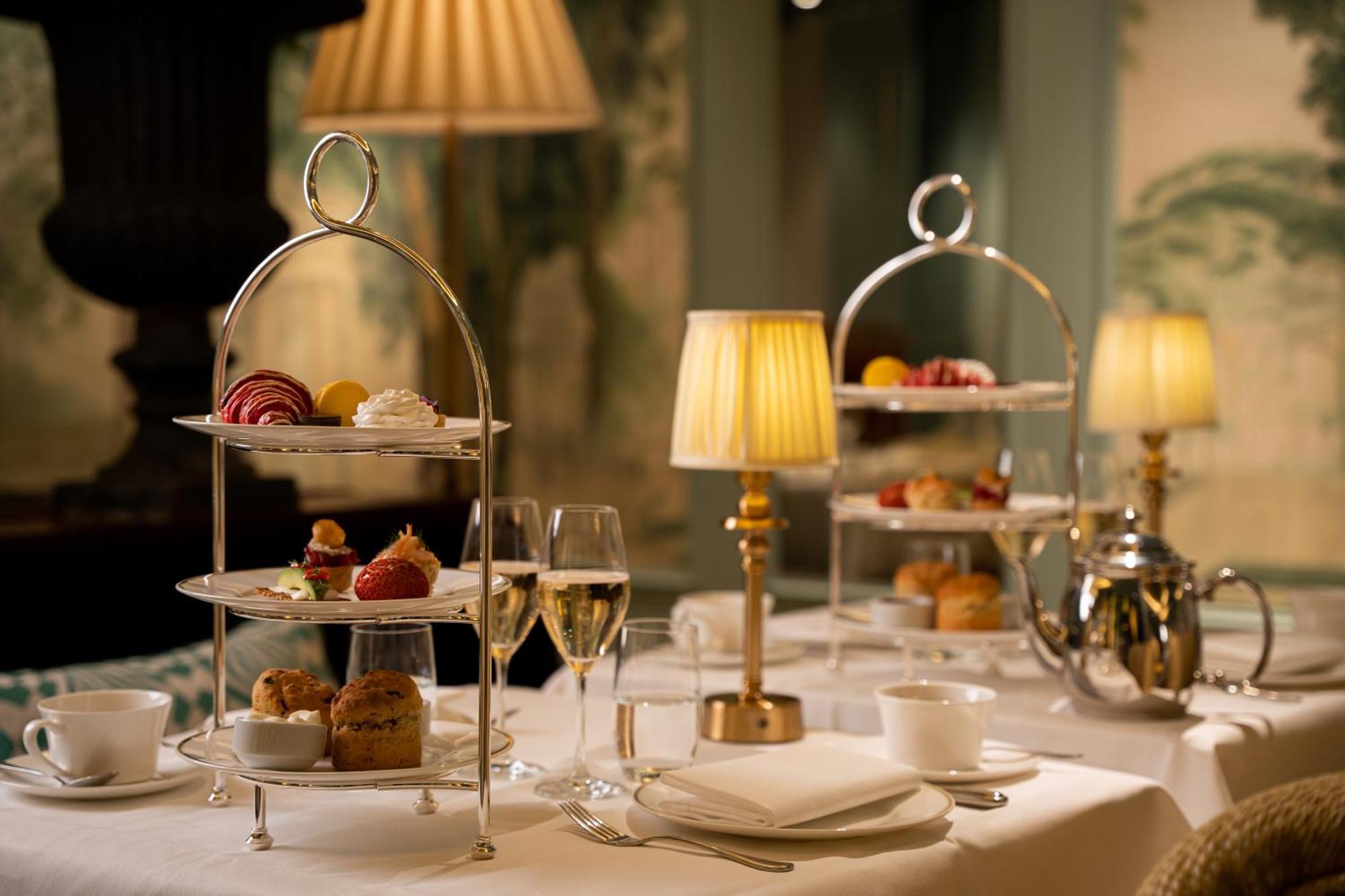 Hotel Diplomat Stockholm Exterior foto Afternoon tea at the Ritz
