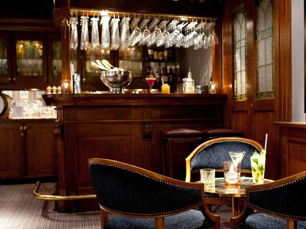 Hotel Diplomat Stockholm Exterior foto The bar at the Savoy