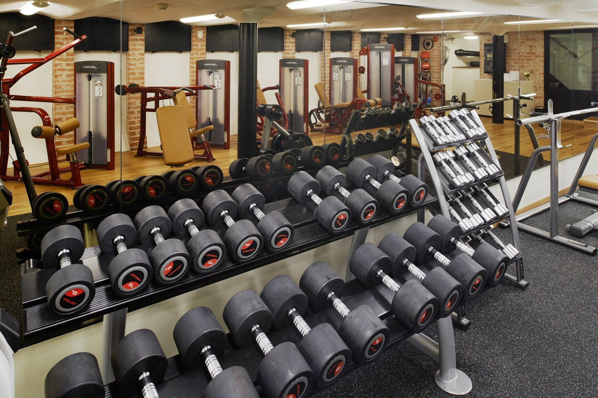 Hotel Diplomat Stockholm Exterior foto The gym at the London Scottish Club